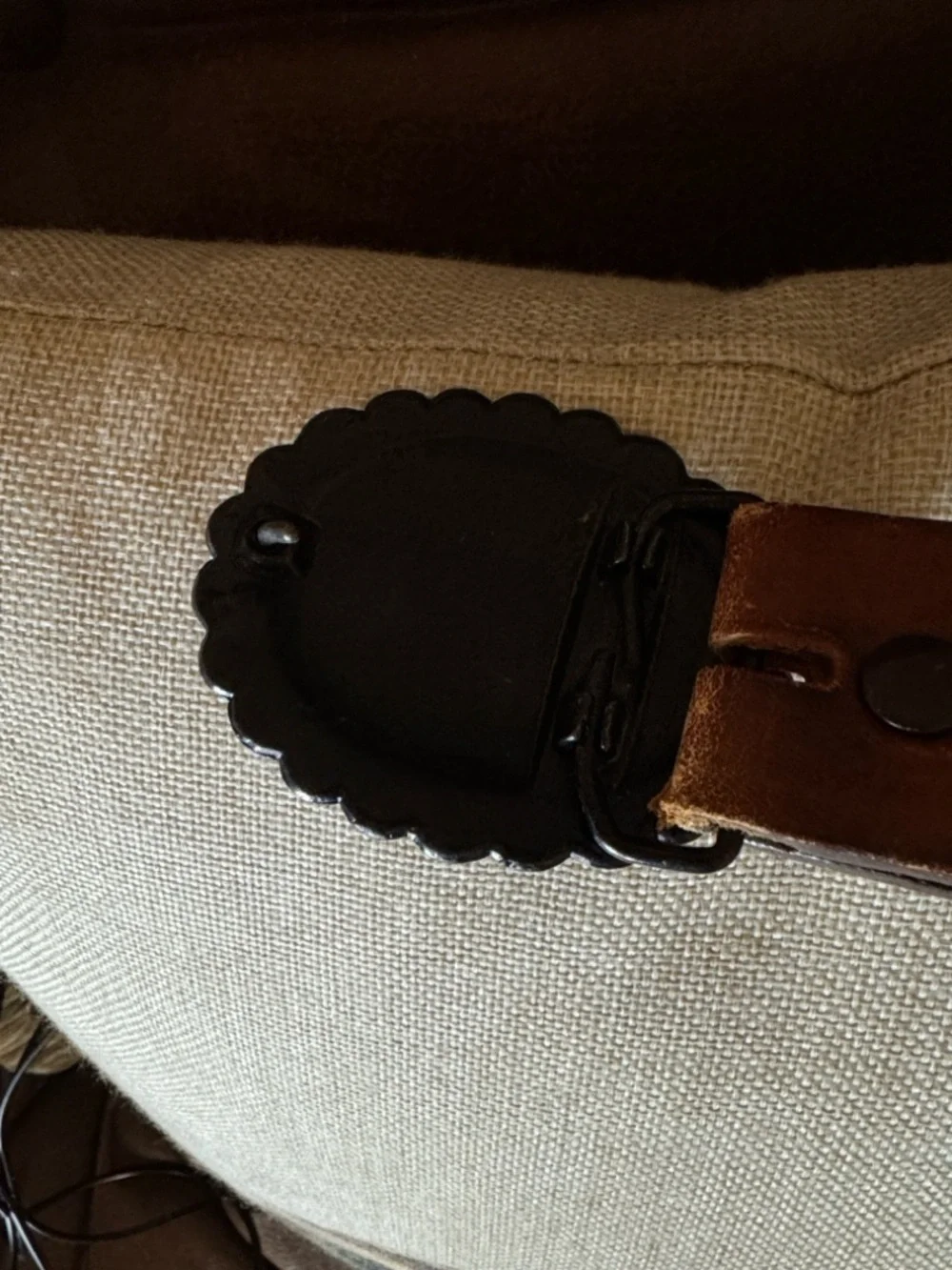 Brown distressed leather belt with torquoise color stones on metal buckle Sz 32